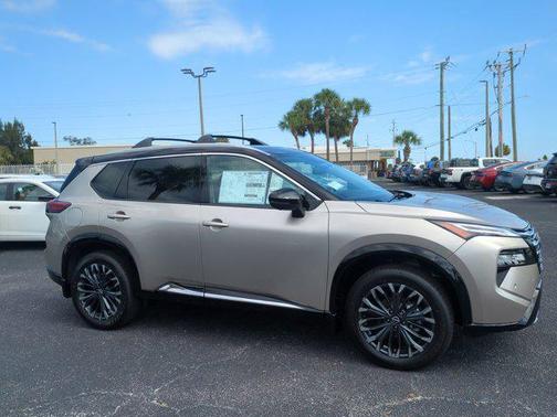 Champagne Silver Metallic/Super Black 2026 Nissan Rogue Platinum