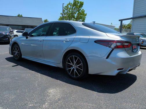 2023 Toyota Camry SE