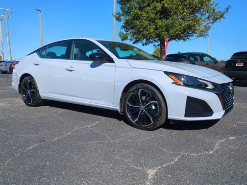 2025 Nissan Altima SR FWD