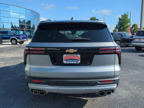 Sterling Gray Metallic 2026 Chevrolet Traverse LT