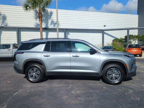Sterling Gray Metallic 2026 Chevrolet Traverse LT