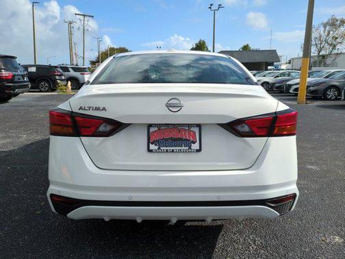 2025 Nissan Altima S FWD