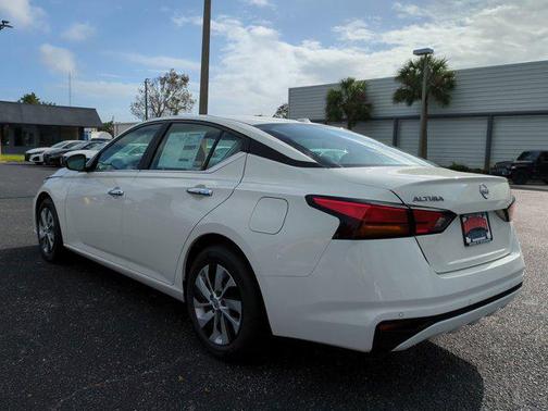 2025 Nissan Altima S FWD