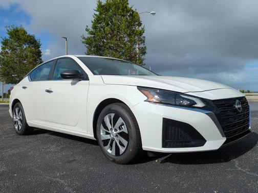 2025 Nissan Altima S FWD