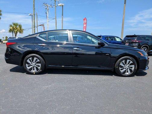 2025 Nissan Altima S FWD