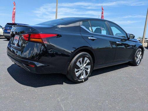 2025 Nissan Altima S FWD