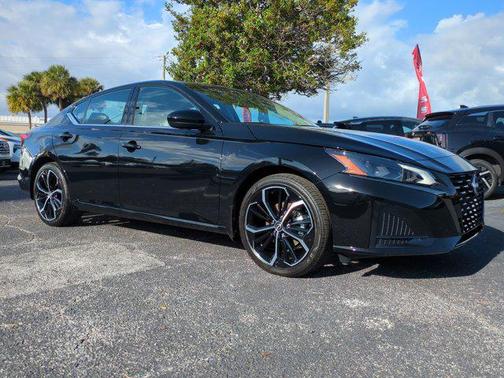 2025 Nissan Altima SR FWD