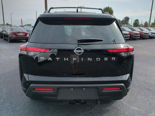 2025 Nissan Pathfinder SV FWD