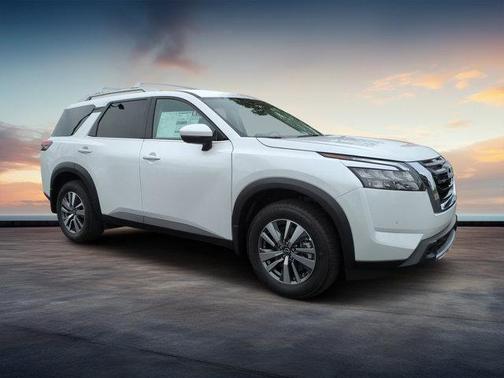 2025 Nissan Pathfinder SL FWD