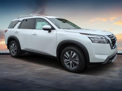 2025 Nissan Pathfinder SL FWD
