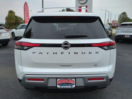 2025 Nissan Pathfinder SL FWD