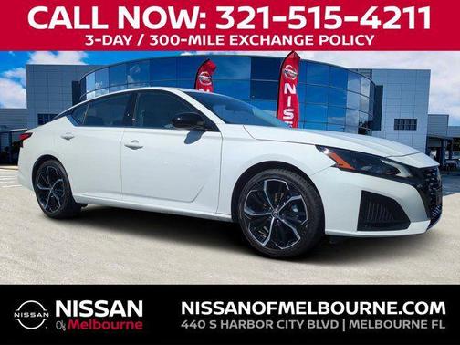 Glacier White 2024 Nissan Altima SR FWD