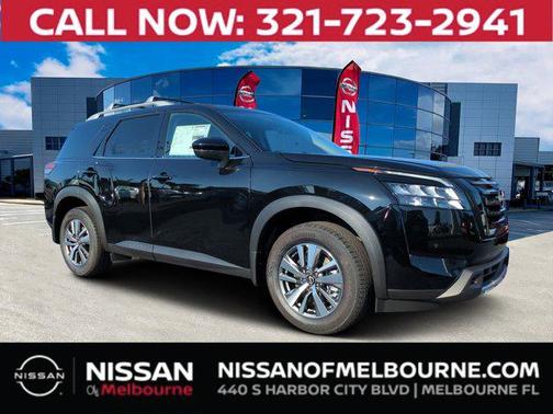 2025 Nissan Pathfinder SL FWD