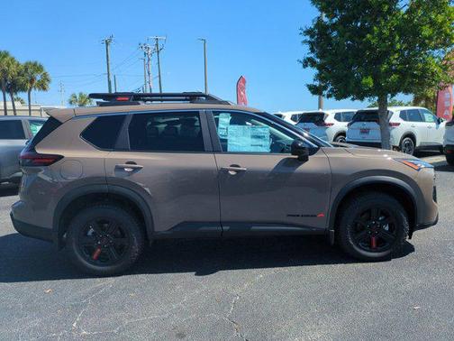 2025 Nissan Rogue Rock Creek