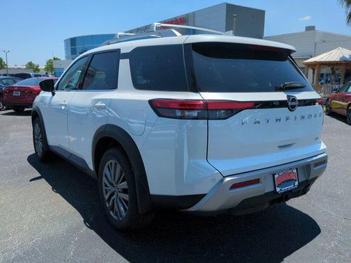 2025 Nissan Pathfinder SL FWD