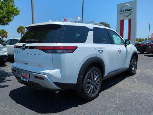 2025 Nissan Pathfinder SL FWD