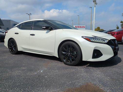 Pearl White Tricoat 2021 Nissan Maxima 3.5 SR