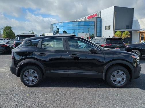 Super Black 2026 Nissan Kicks S