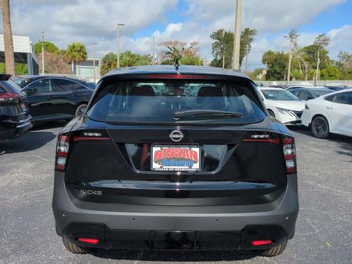 Super Black 2026 Nissan Kicks S