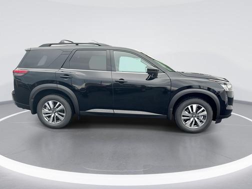 Super Black 2026 Nissan Pathfinder SL