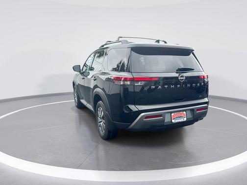 Super Black 2026 Nissan Pathfinder SL