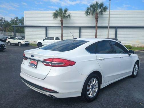 Oxford White 2017 Ford Fusion S