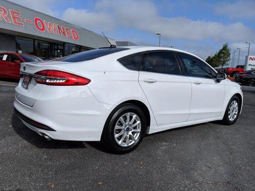 Oxford White 2017 Ford Fusion S