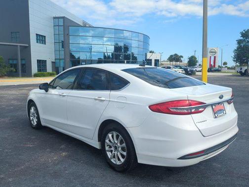 Oxford White 2017 Ford Fusion S