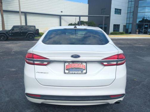Oxford White 2017 Ford Fusion S