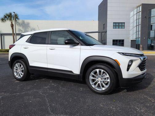 Summit White 2025 Chevrolet Trailblazer LS