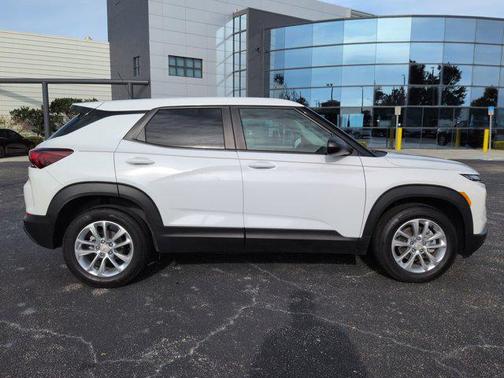 Summit White 2025 Chevrolet Trailblazer LS