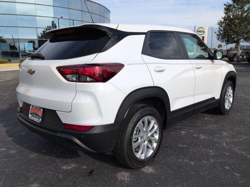 Summit White 2025 Chevrolet Trailblazer LS