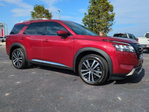 2024 Nissan Pathfinder Platinum FWD