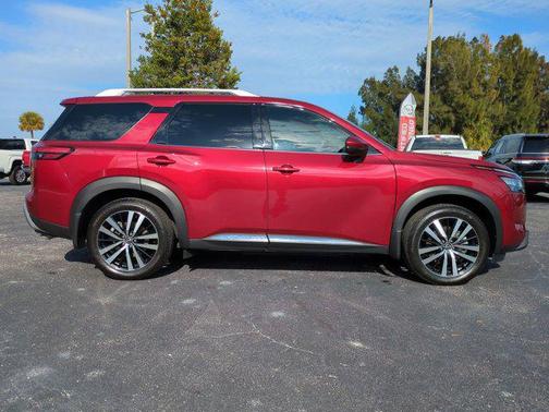 2024 Nissan Pathfinder Platinum FWD