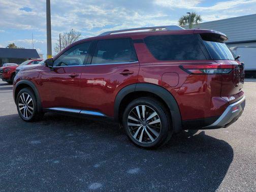 2024 Nissan Pathfinder Platinum FWD