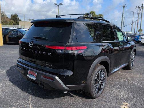 2026 Nissan Pathfinder Platinum