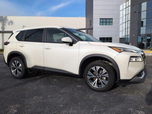 Pearl White Tricoat 2023 Nissan Rogue SV