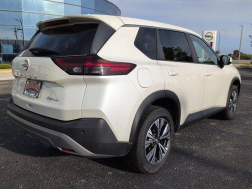 Pearl White Tricoat 2023 Nissan Rogue SV