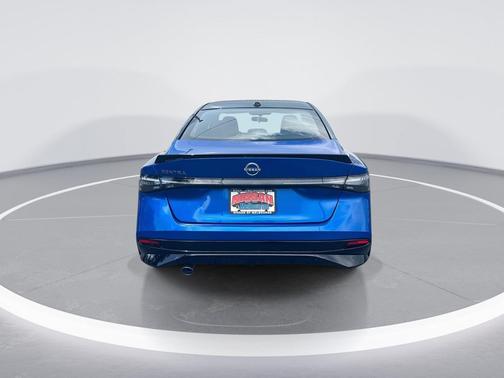 Bluestone Pearl/Super Black 2027 Nissan Sentra SR