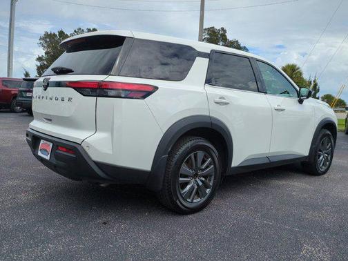 2024 Nissan Pathfinder S FWD