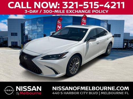White Pearl 2024 Lexus ES 300h Ultra Luxury