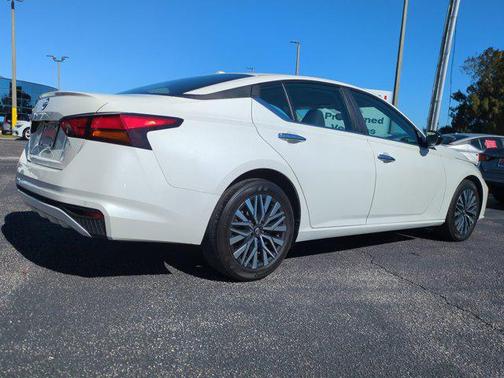 2025 Nissan Altima SV FWD