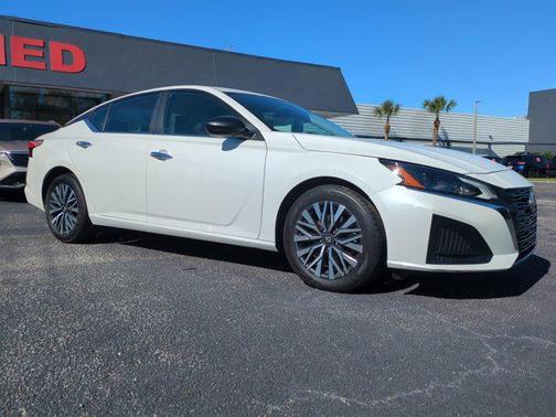 2025 Nissan Altima SV FWD