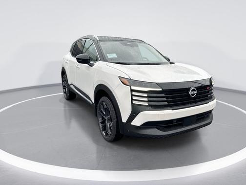Aspen White Tricoat/Super Black 2027 Nissan Kicks SR