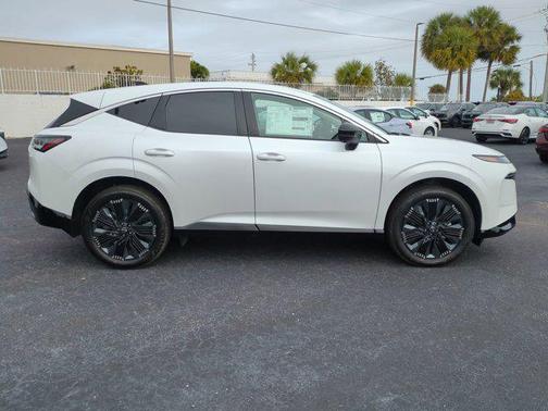 Everest White Pearl Tricoat 2026 Nissan Murano Platinum