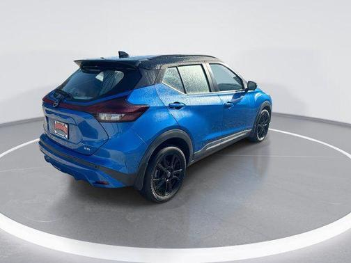 Electric Blue/Super Black 2022 Nissan Kicks SR