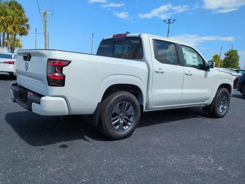 2025 Nissan Frontier SV