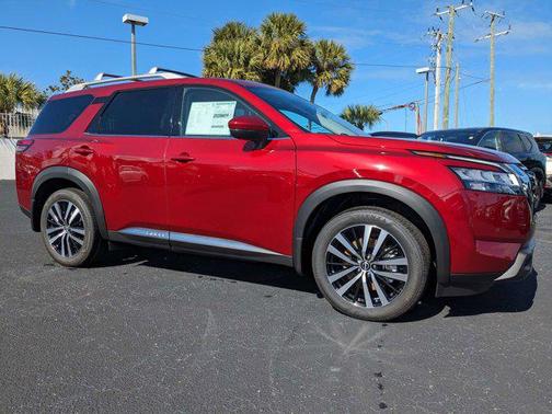 2025 Nissan Pathfinder Platinum FWD