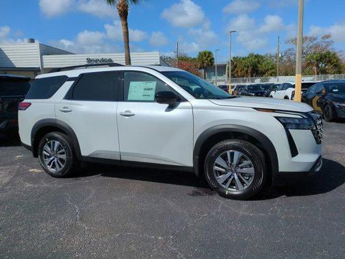 2026 Nissan Pathfinder SL