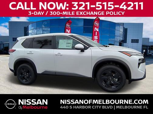 Everest White Pearl Tricoat 2026 Nissan Rogue SV